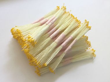 Мелкие желтые на светло-желтой нити  ― Hobby-Land