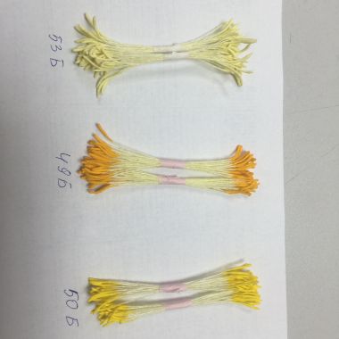 Длинные оранжевые тычинки на светло-желтой нитке ― Hobby-Land